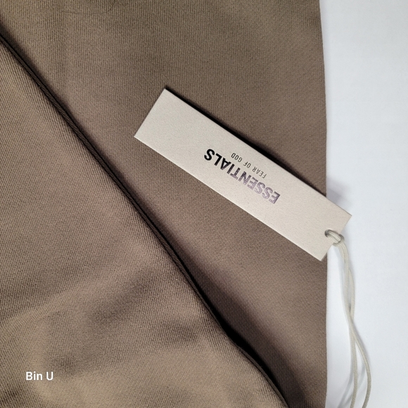 Essentials wood color loose fit crewneck sweater sweatshirt - Picture 7 of 8